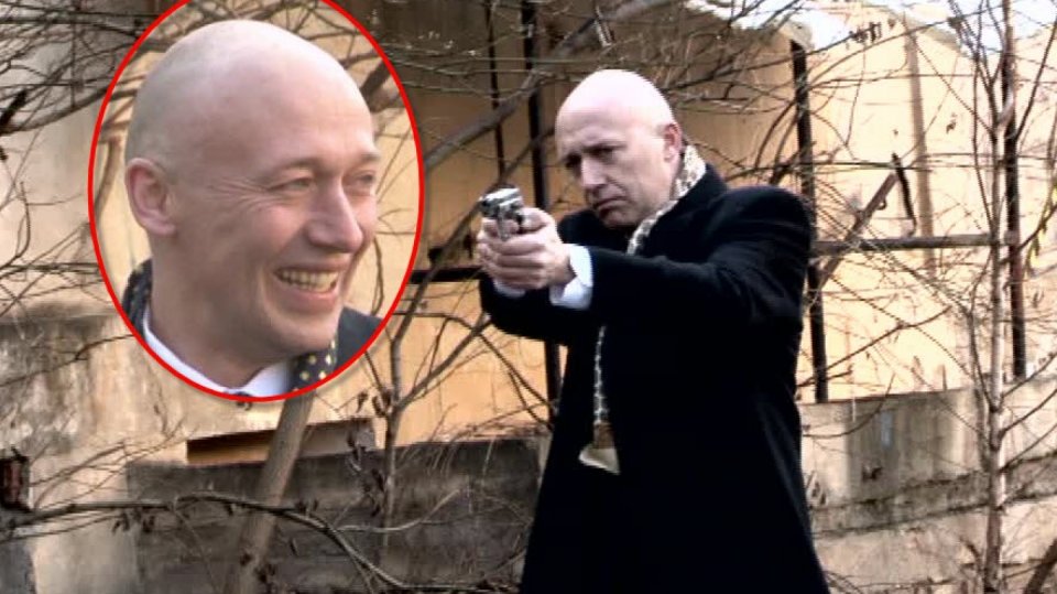 Video VIP zprávy: Herec Robert Jašków je klasický filmový záporák. Mafiána hraje i v seriálu Cesty domů